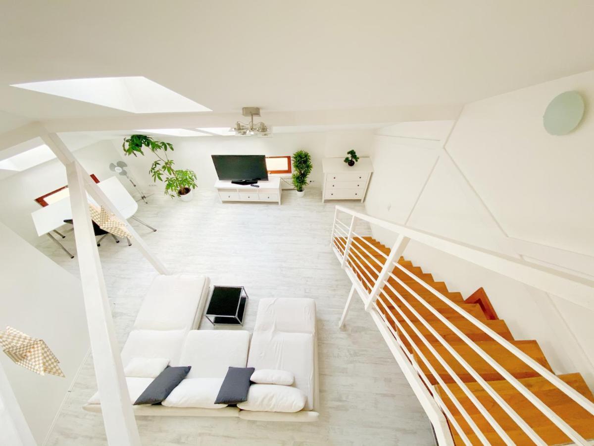 Loft With Rooftop And Free Parking In Garage Budapest Exterior foto