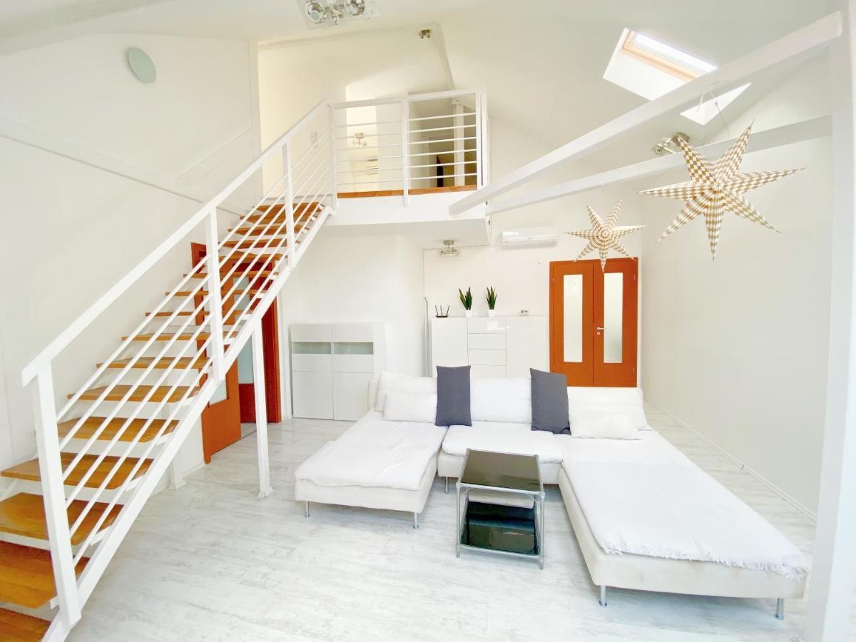 Loft With Rooftop And Free Parking In Garage Budapest Exterior foto