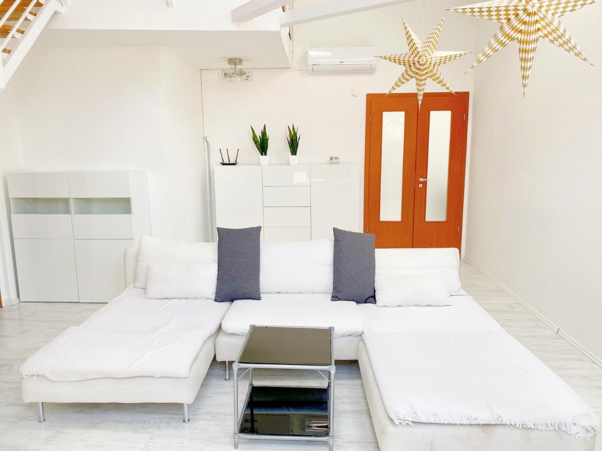 Loft With Rooftop And Free Parking In Garage Budapest Exterior foto