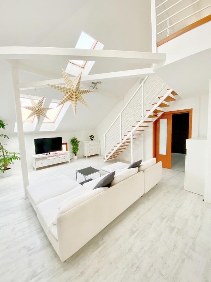 Loft With Rooftop And Free Parking In Garage Budapest Exterior foto