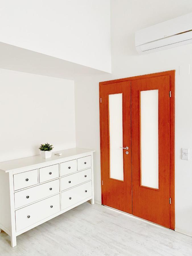 Loft With Rooftop And Free Parking In Garage Budapest Exterior foto